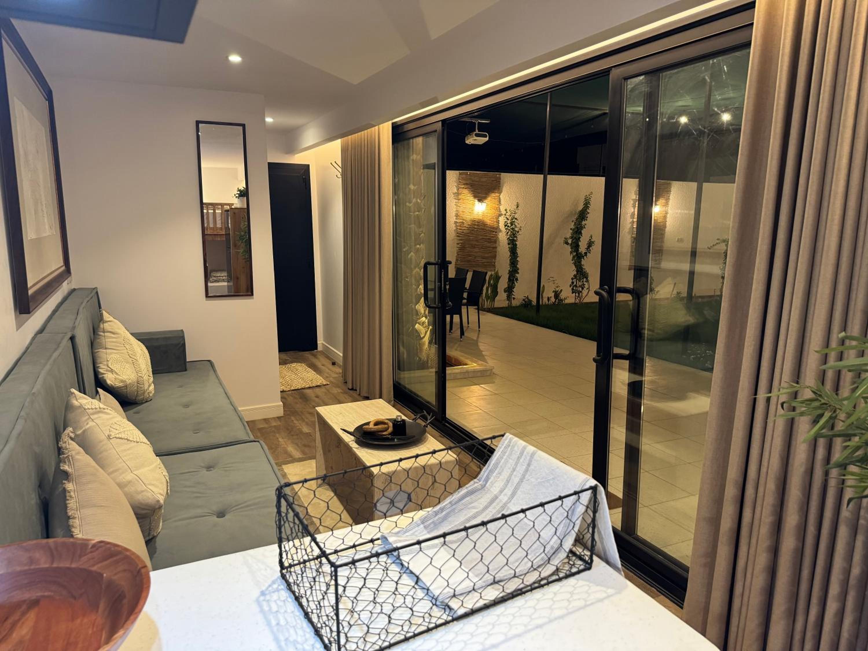 Divon container chalet view 3