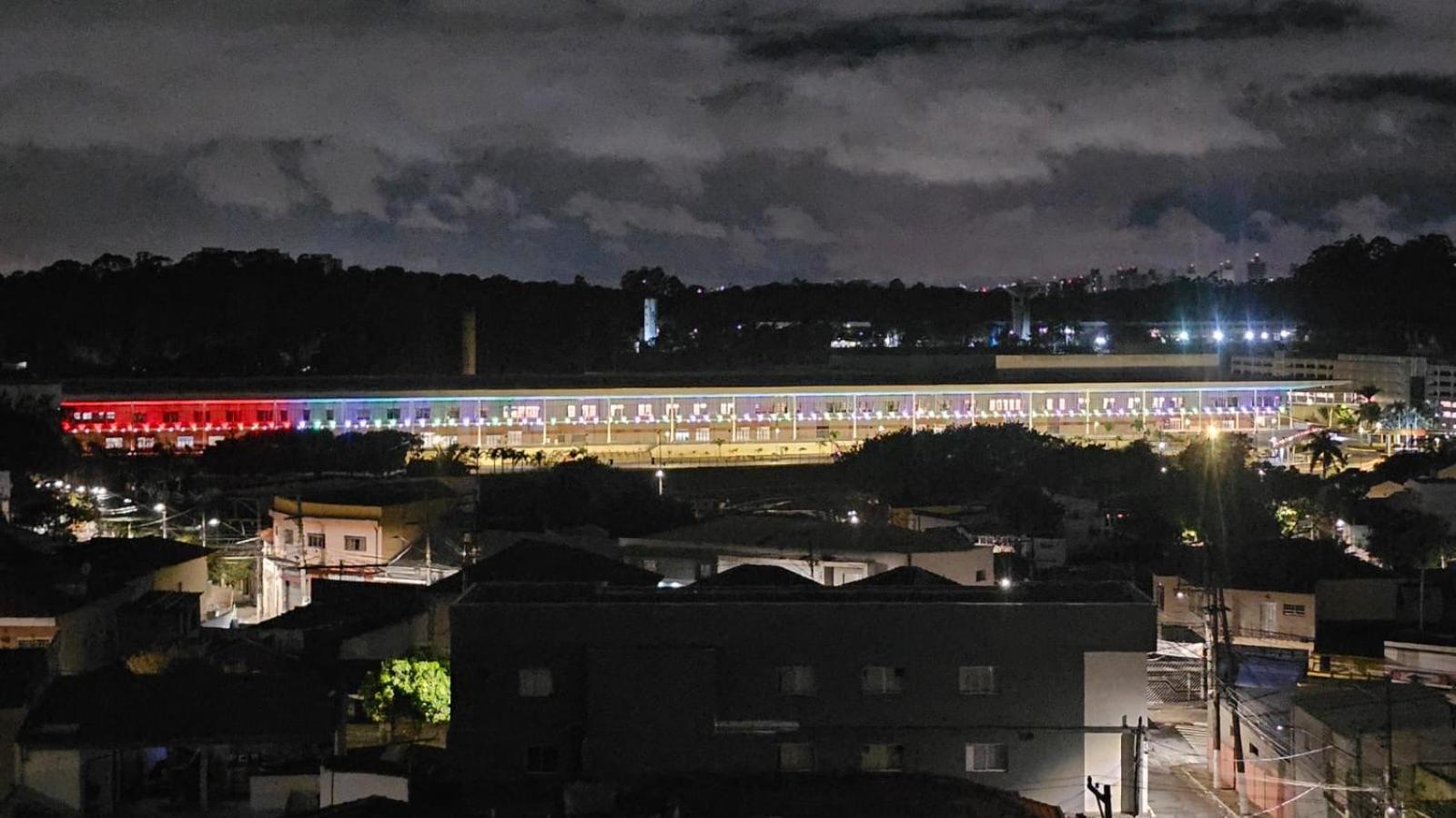Condominio IPE ROXO