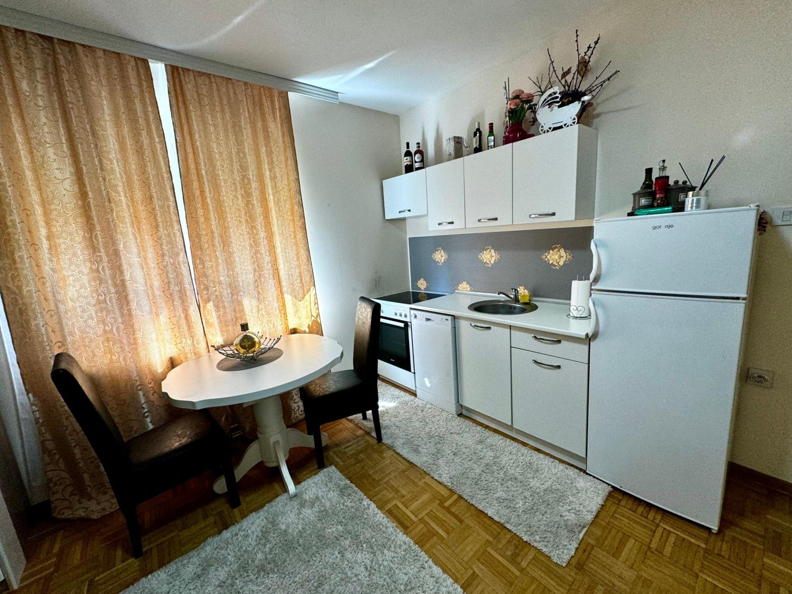 Lovely Apartment with terrace/Divan apartman sa terasom view 3