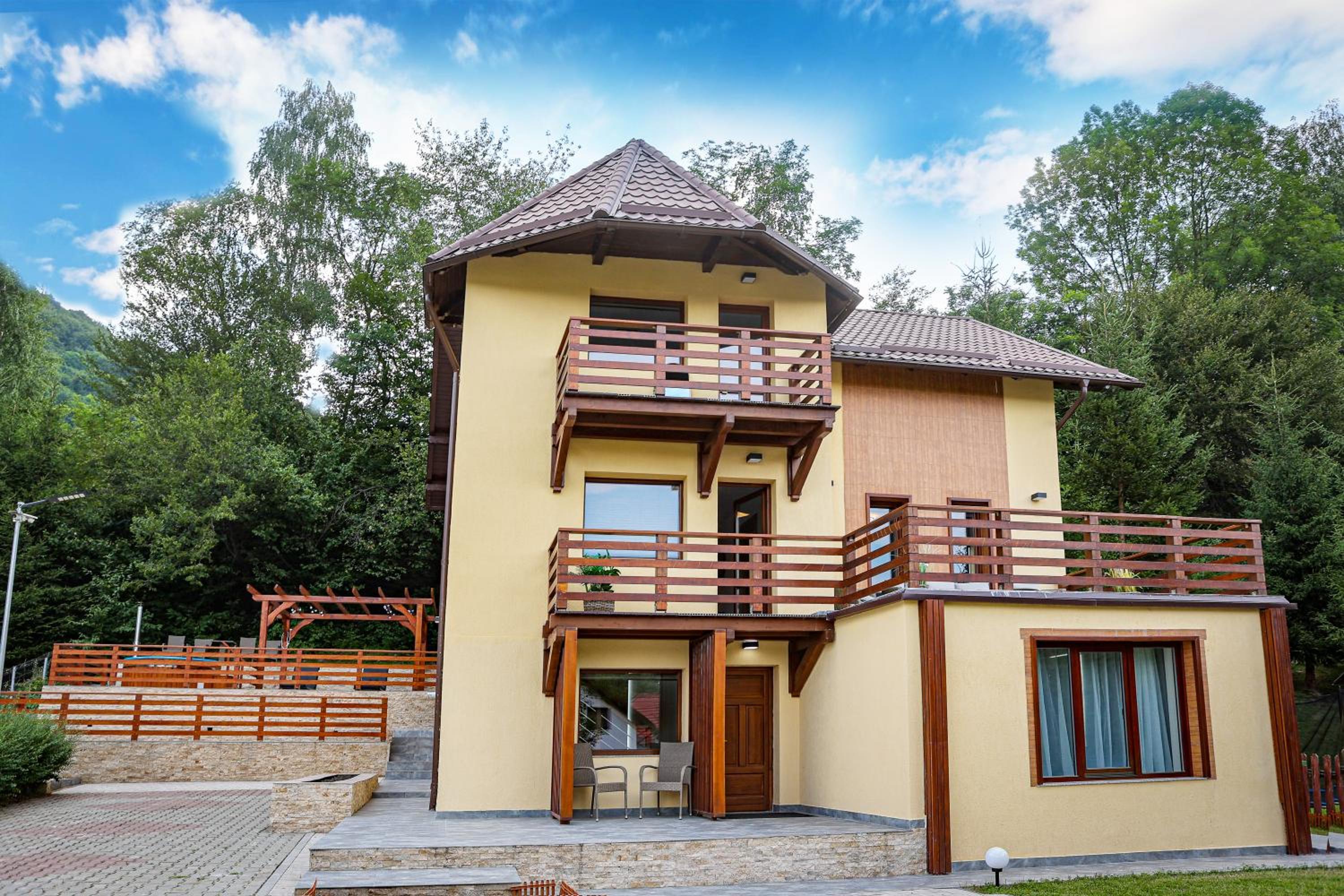Cedrus Bran Boutique