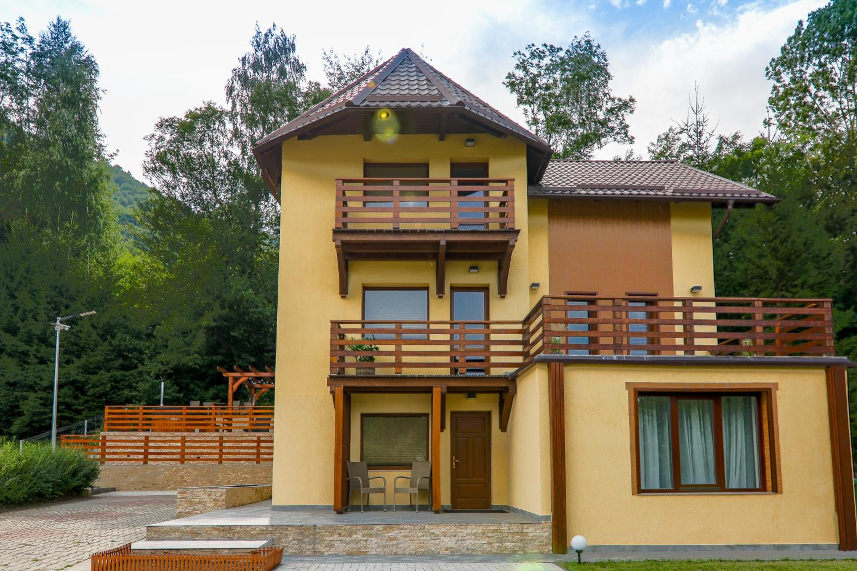 Cedrus Bran Boutique