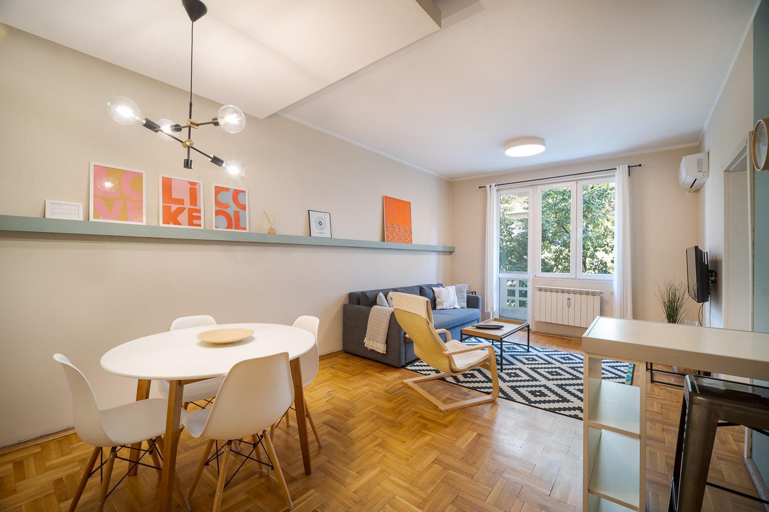 Cozy 1 bdrm, top center, Solunska near Vitoshka street