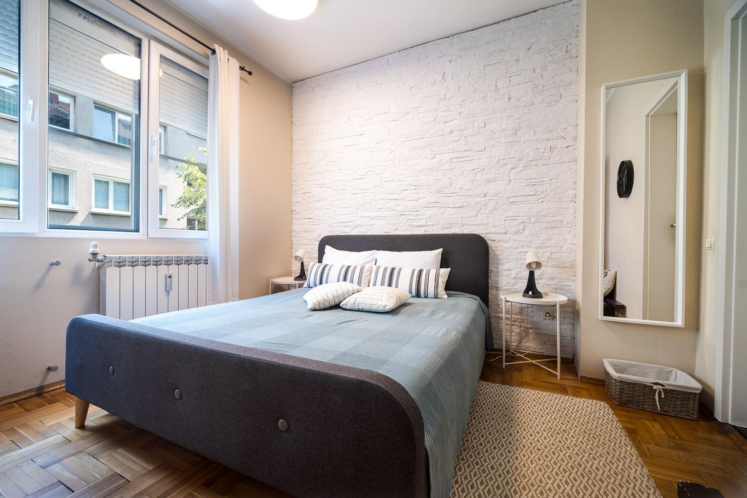 Cozy 1 bdrm, top center, Solunska near Vitoshka street