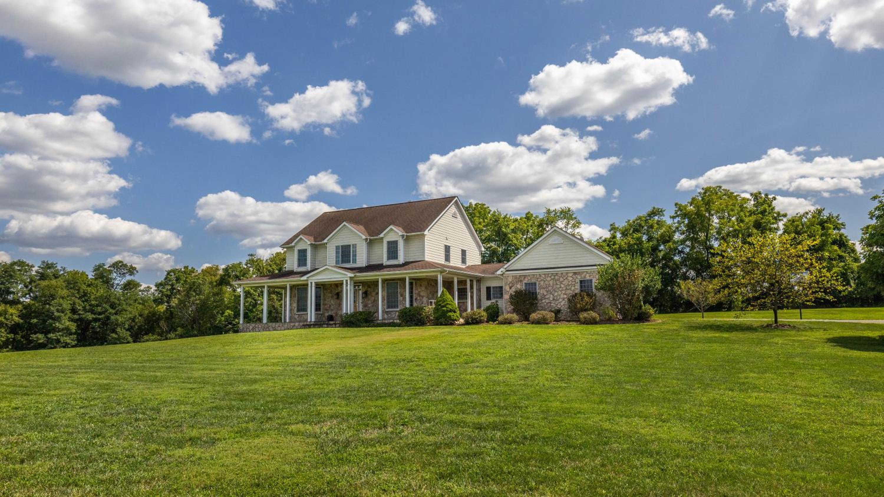 Luxury 15 acre Estate in Historic Purcellville, Virginia - Property Image 13