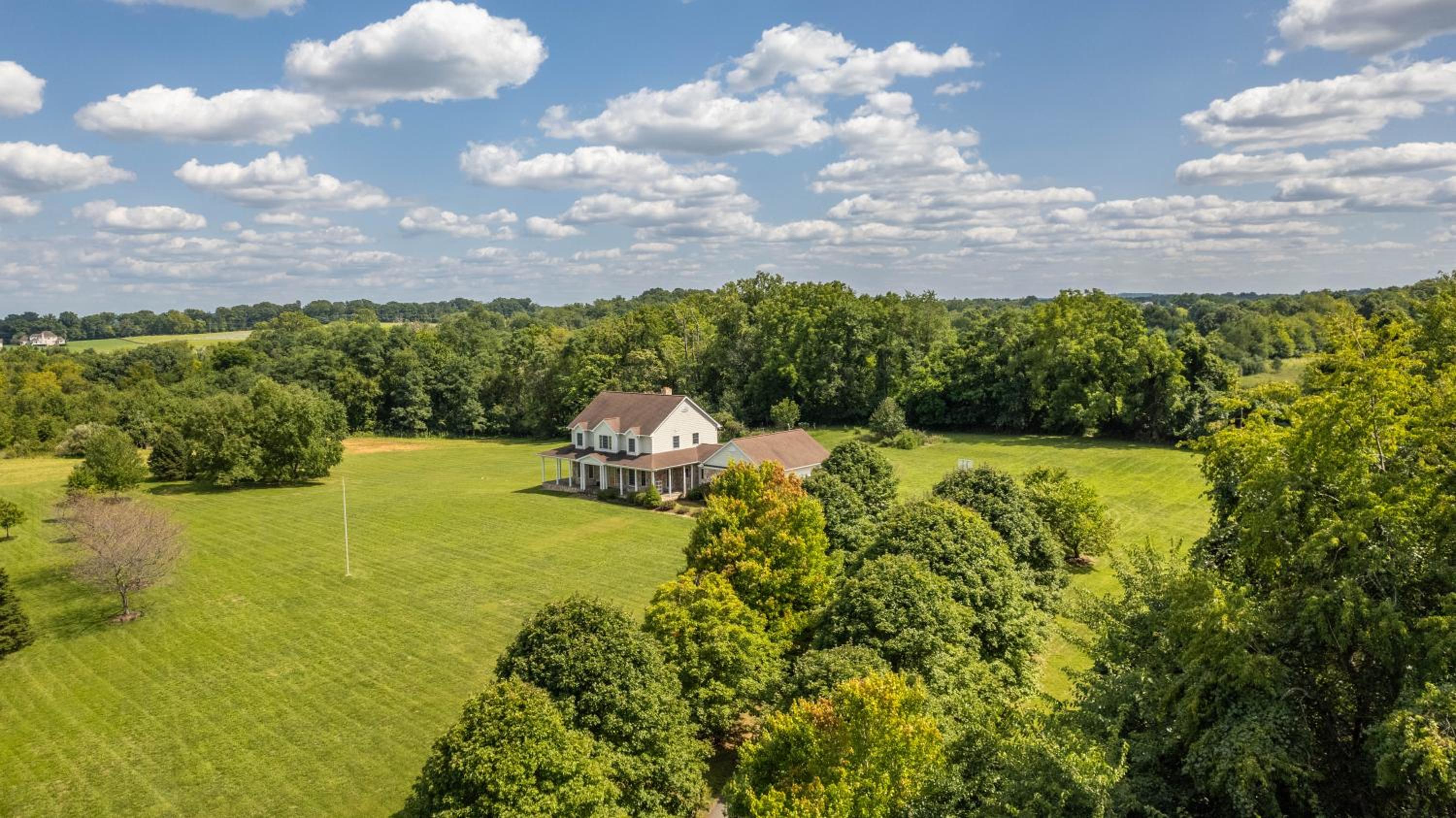 Luxury 15 acre Estate in Historic Purcellville, Virginia - Property Image 20