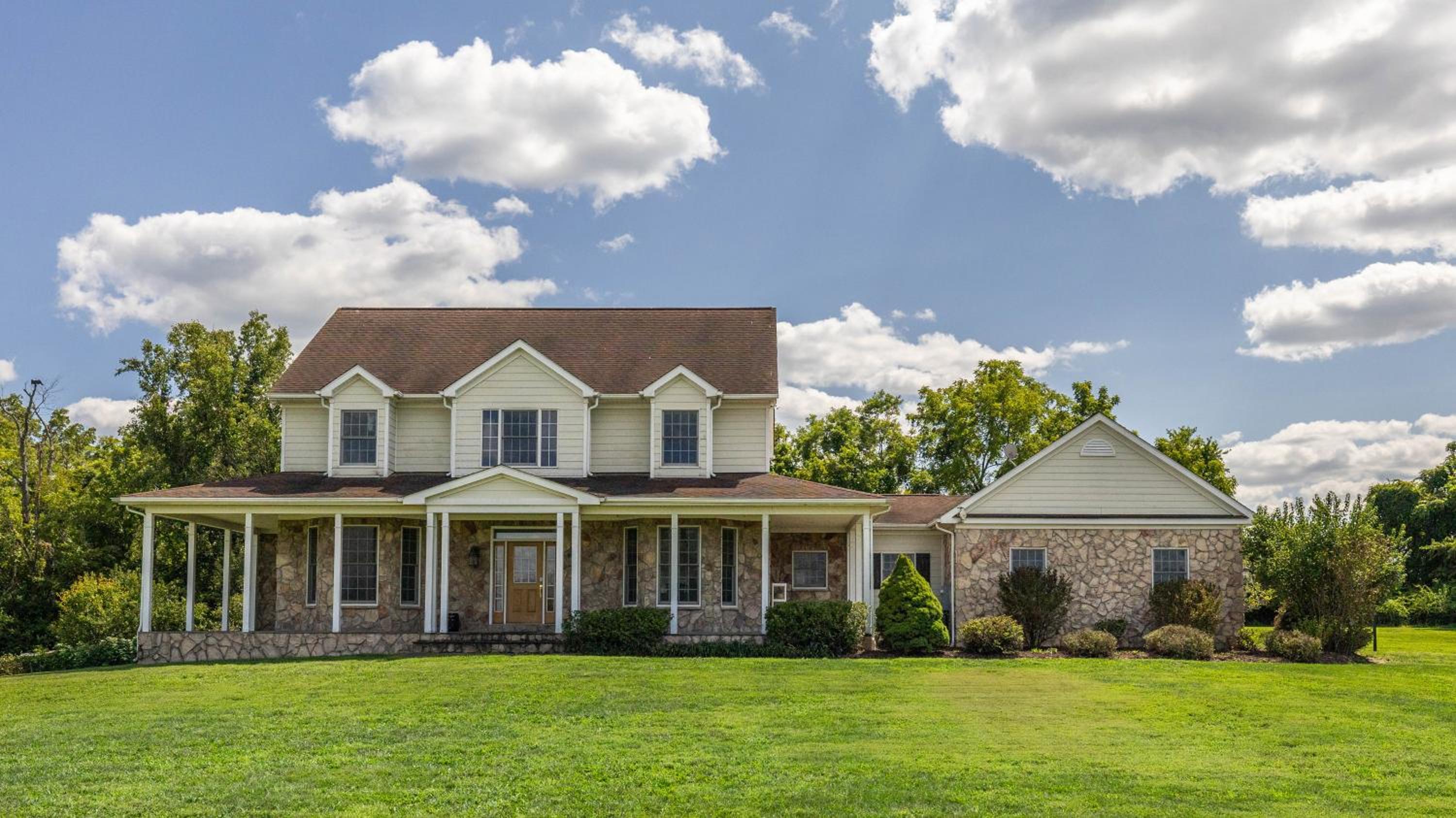 Luxury 15 acre Estate in Historic Purcellville, Virginia - Property Image 19