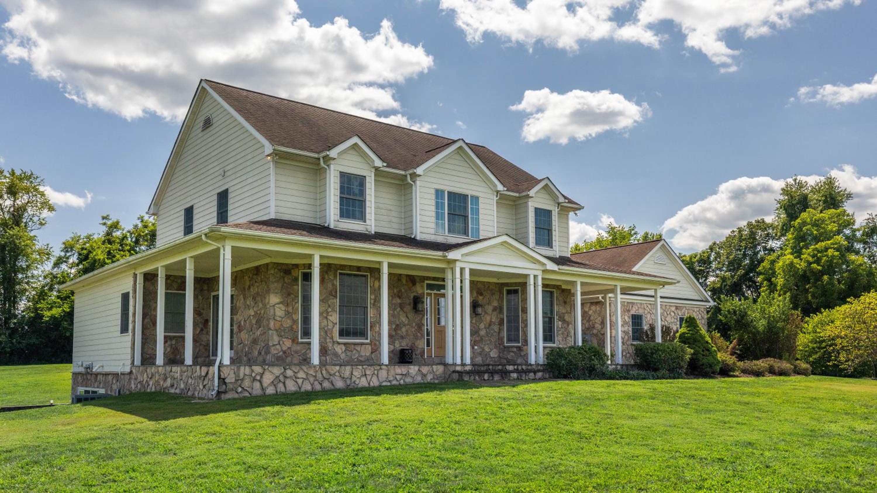 Luxury 15 acre Estate in Historic Purcellville, Virginia - Property Image 14