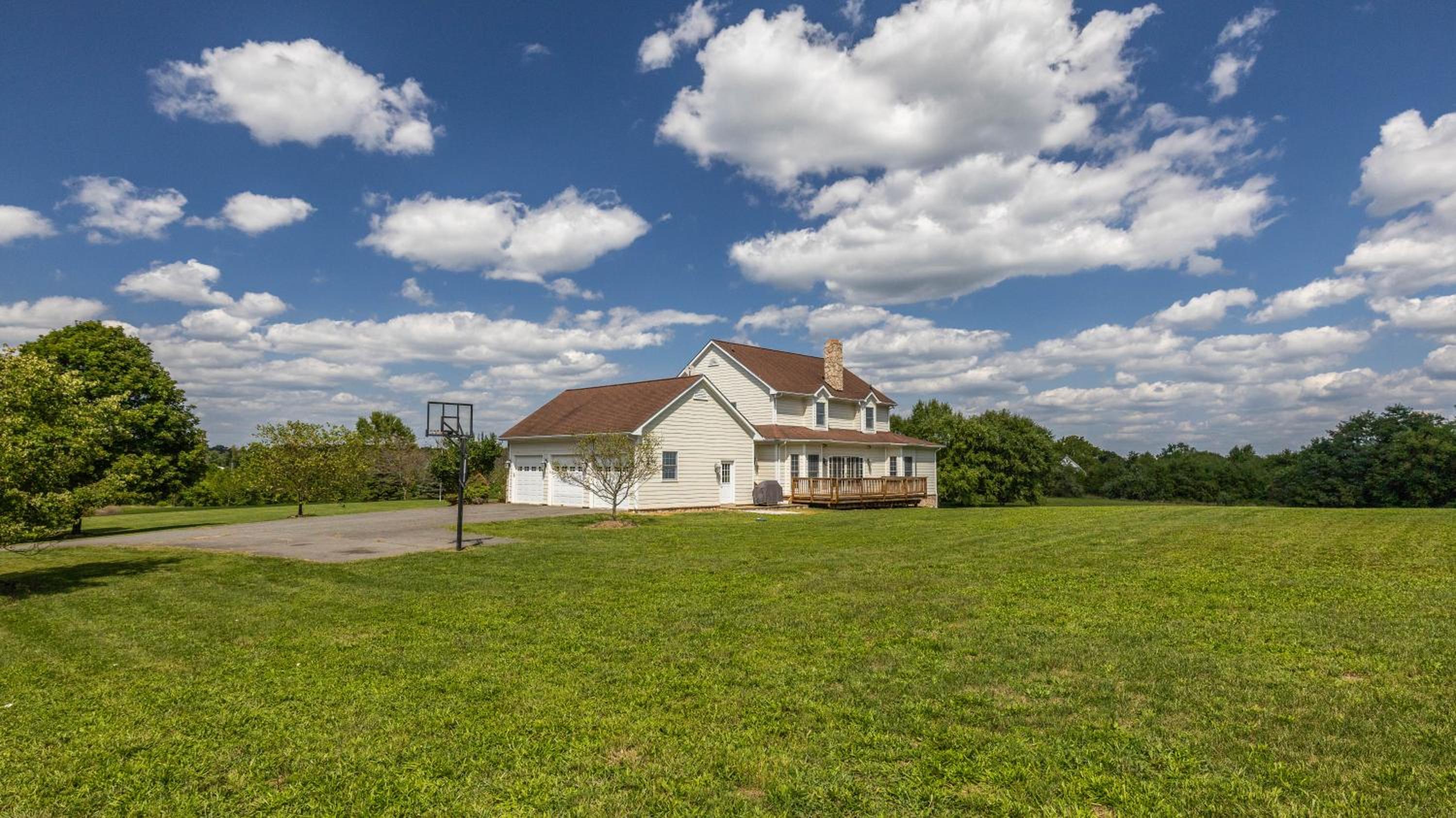 Luxury 15 acre Estate in Historic Purcellville, Virginia - Property Image 9