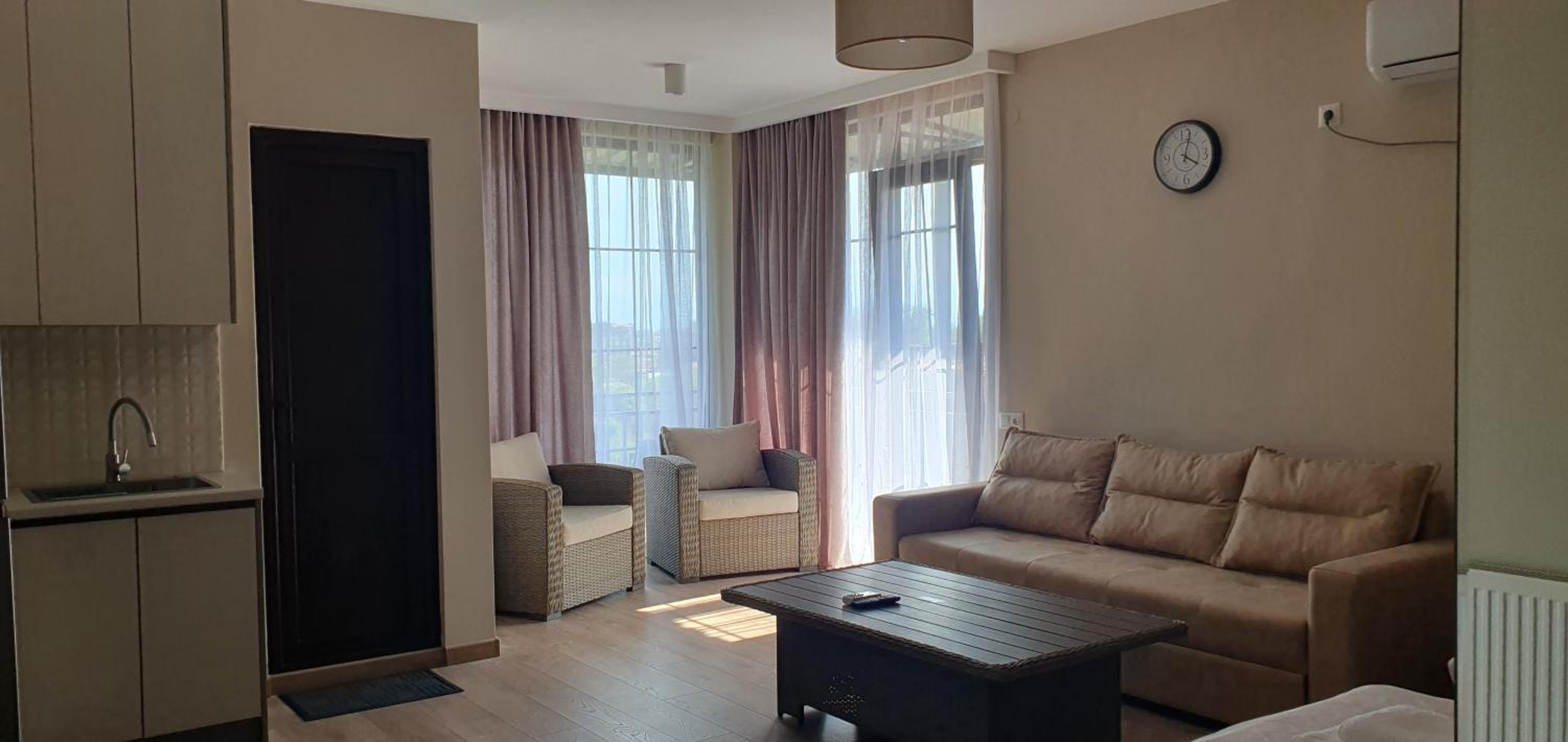 Plagio Green Terrace Homes view 3