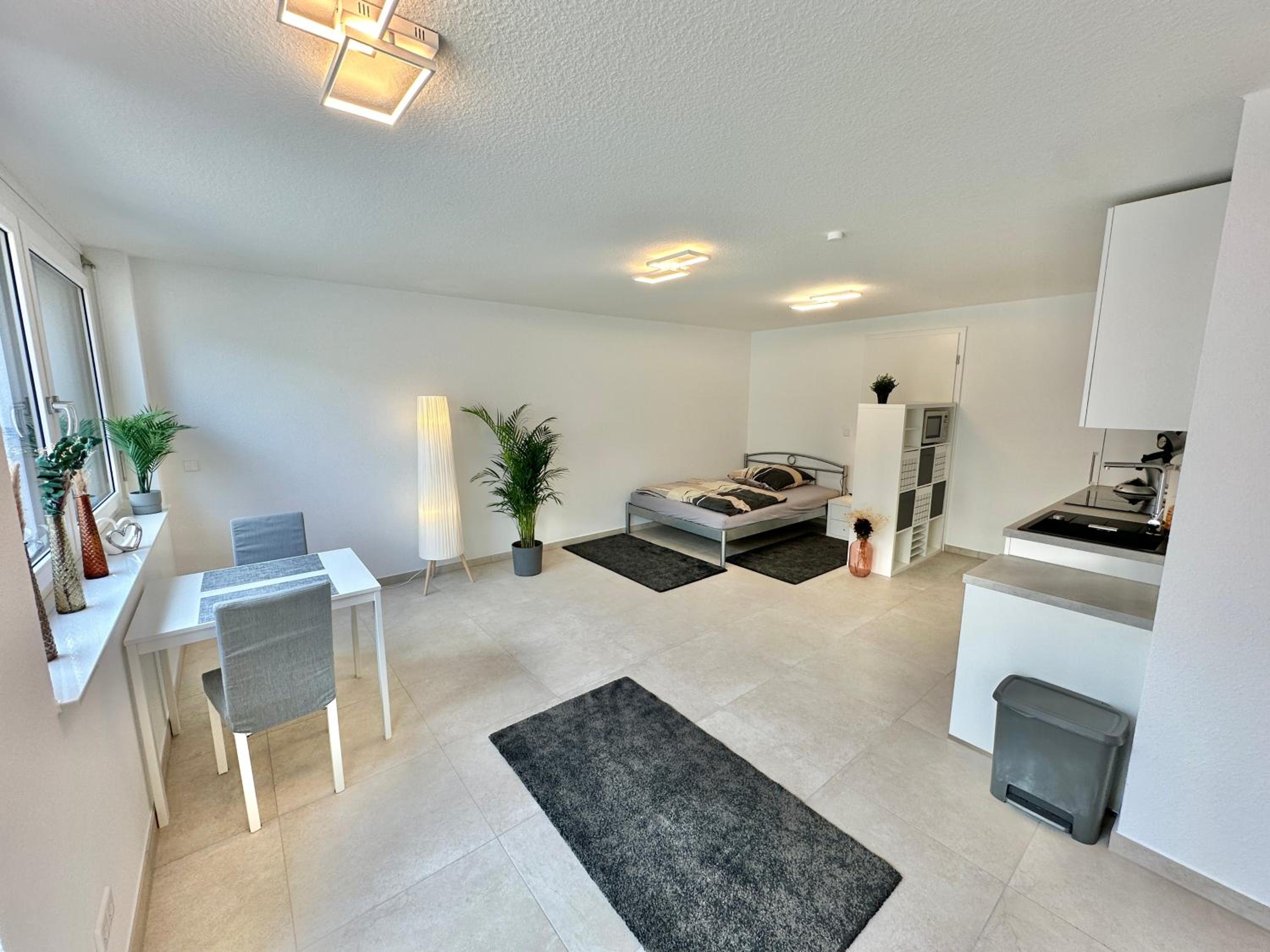 Privates Apartment mit Bad & Küche