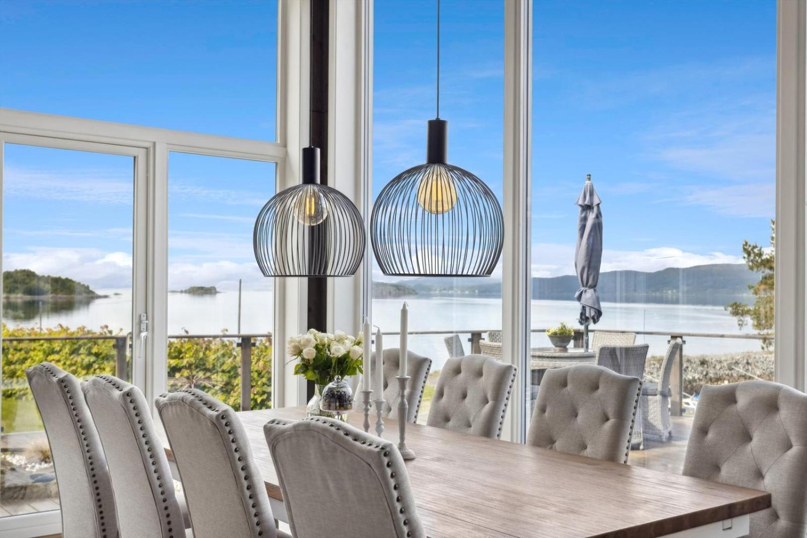 Luxuriøs sjøhytte med panoramautsikt view 5