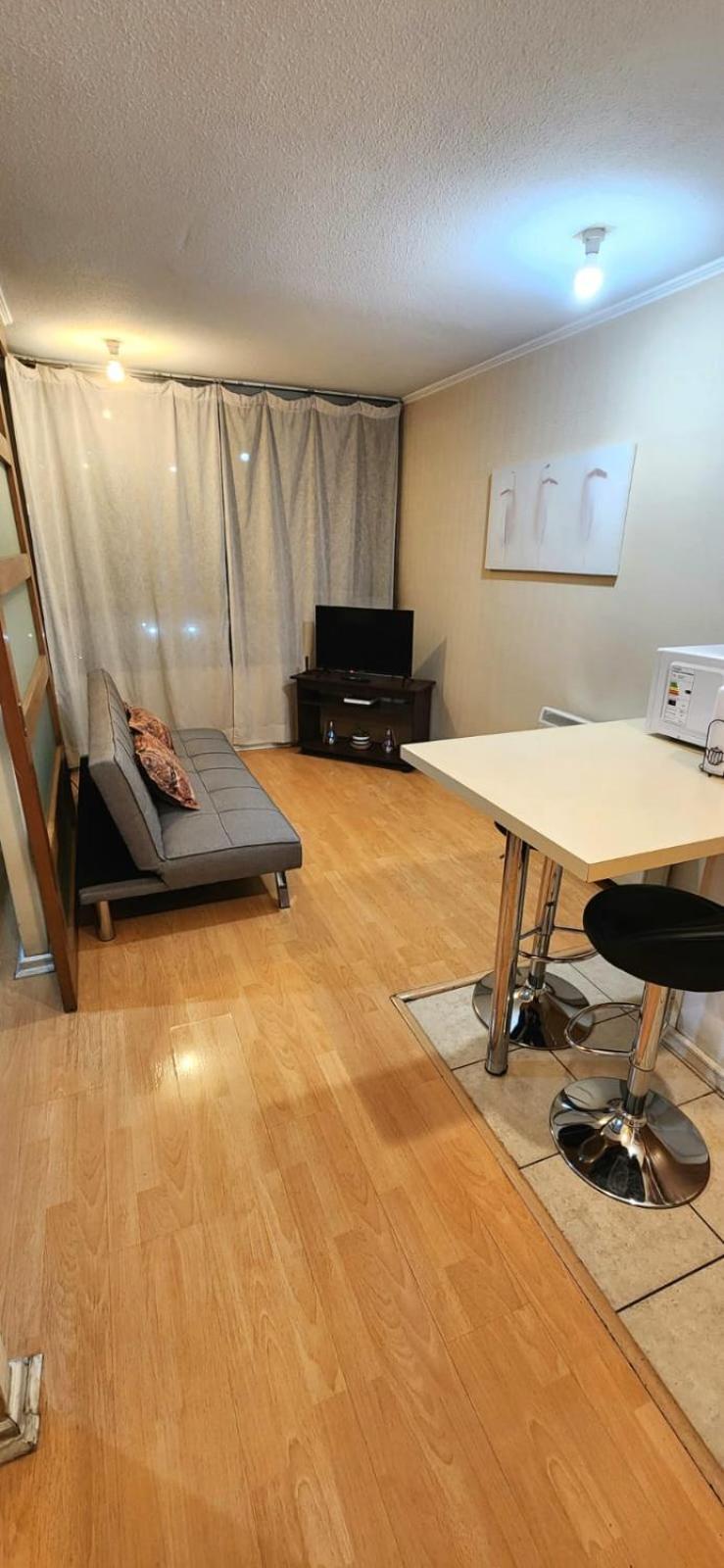 Apartamento en Santiago Centro, Metro Santa Lucia