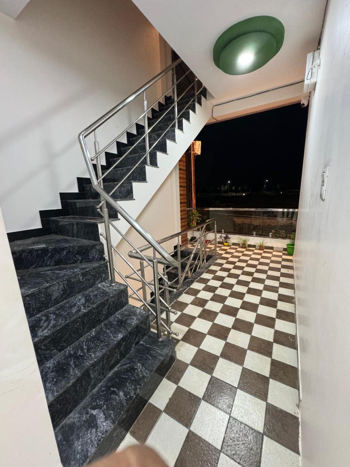 hotel shivmatra