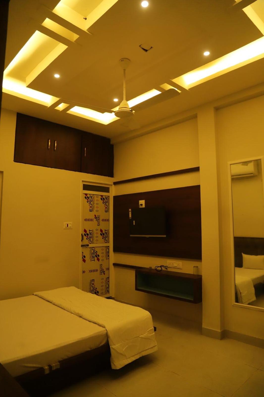 hotel shivmatra