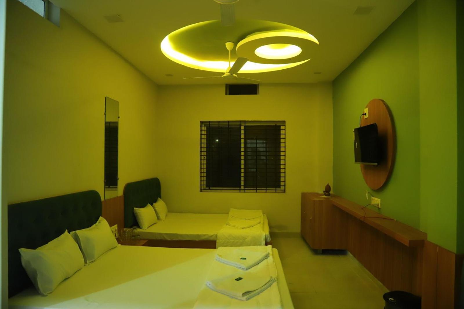 hotel shivmatra