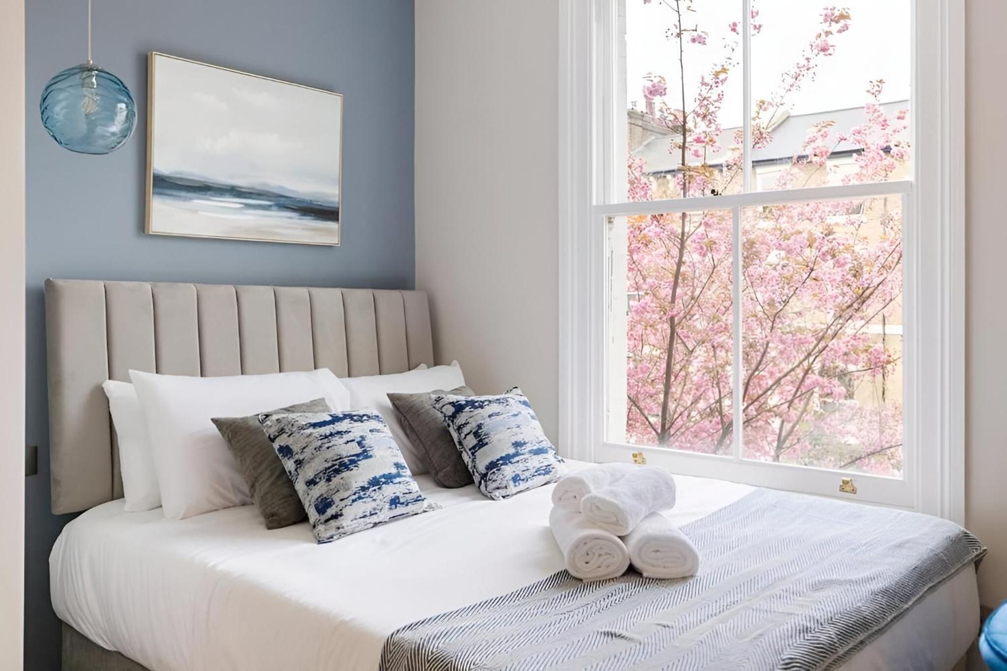 Cityscape Oasis Chic Studio for Urban Dwellers