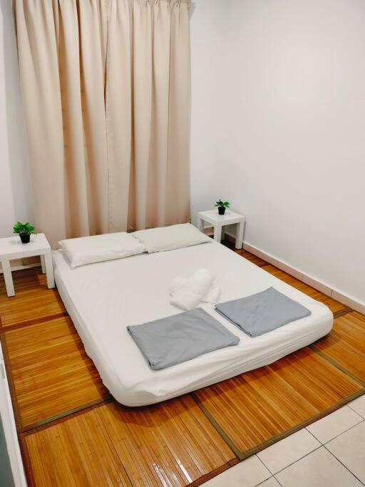 Spacious 3BR Apartment Near Town photo 8