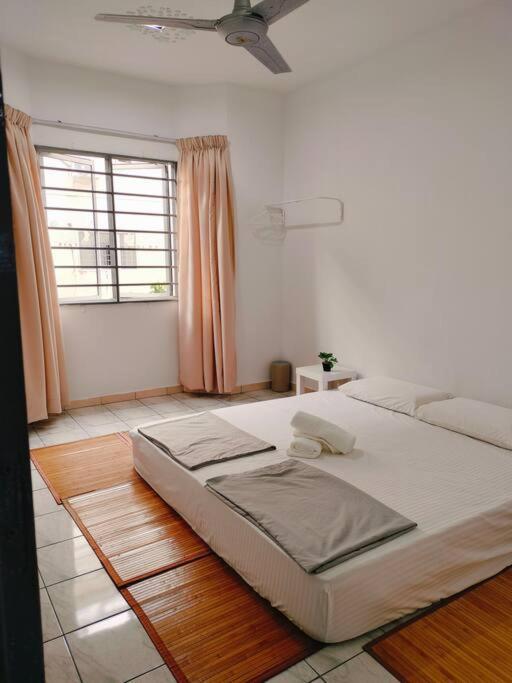Spacious 3BR Apartment Near Town photo 5