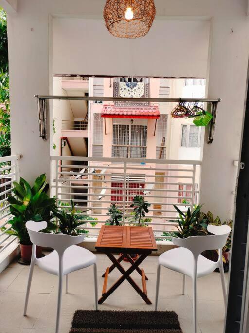 Spacious 3BR Apartment Near Town