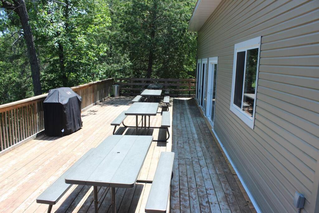 Lux waterfront all inclusive on Ottawa River