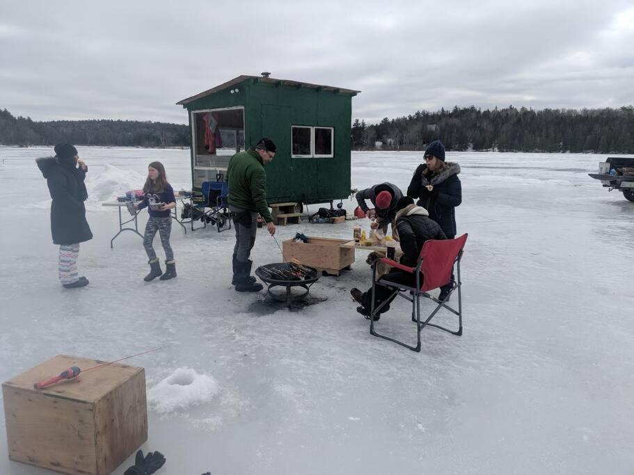 Lux waterfront all inclusive on Ottawa River