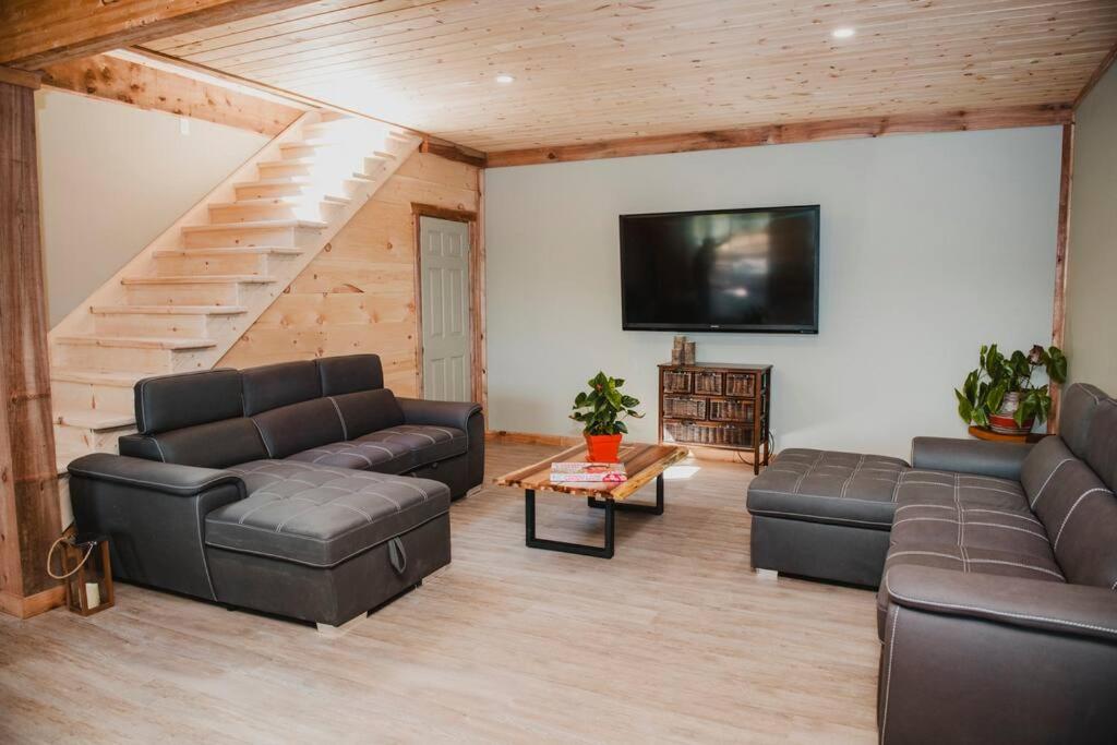 Lux waterfront all inclusive on Ottawa River