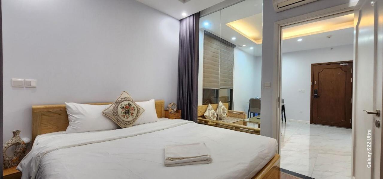 iHome Luxury Apartment in D'eldorado tower