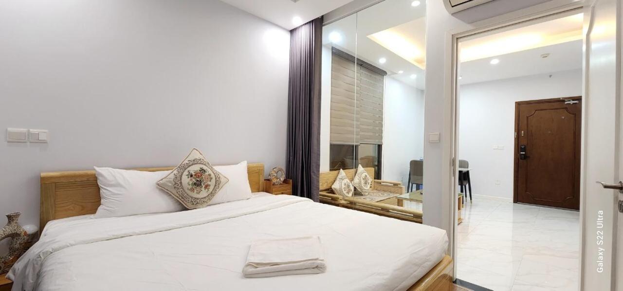 iHome Luxury Apartment in D'eldorado tower