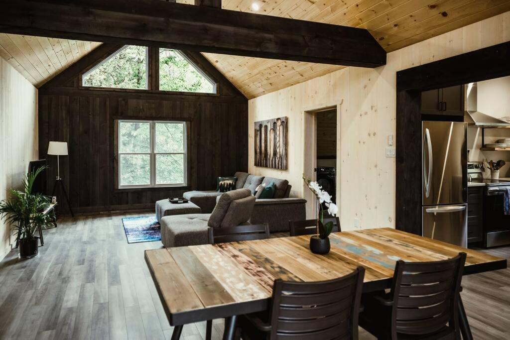 Waterfront lux loft 2 bedroom perfect for couples