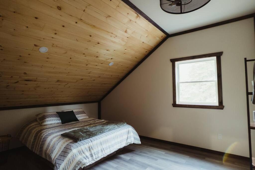 Waterfront lux loft 2 bedroom perfect for couples
