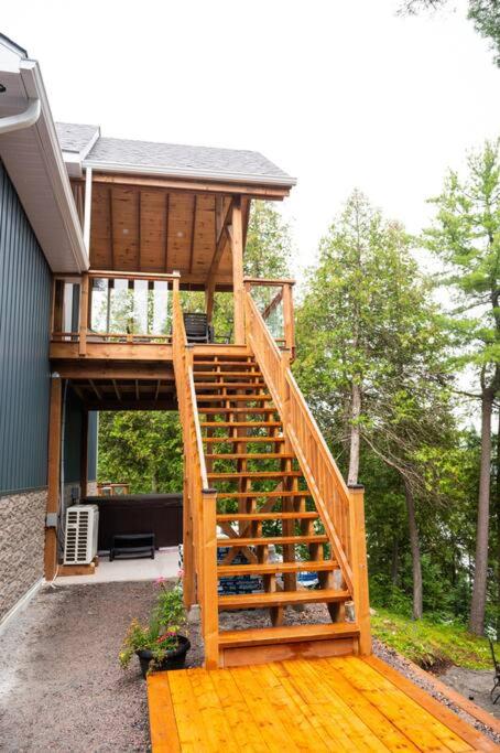 Waterfront lux loft 2 bedroom perfect for couples