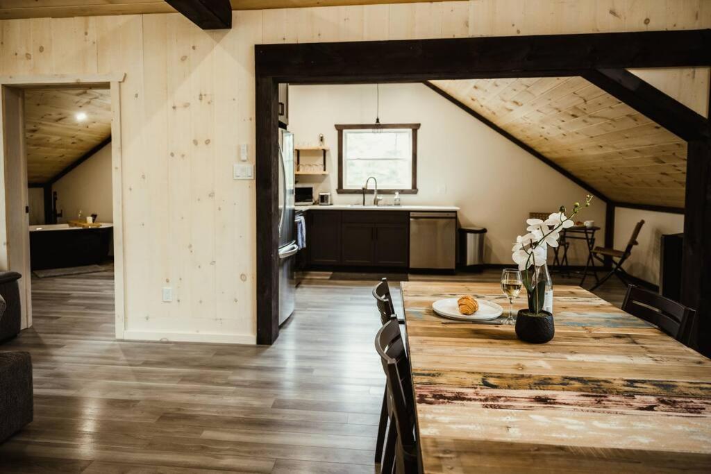 Waterfront lux loft 2 bedroom perfect for couples