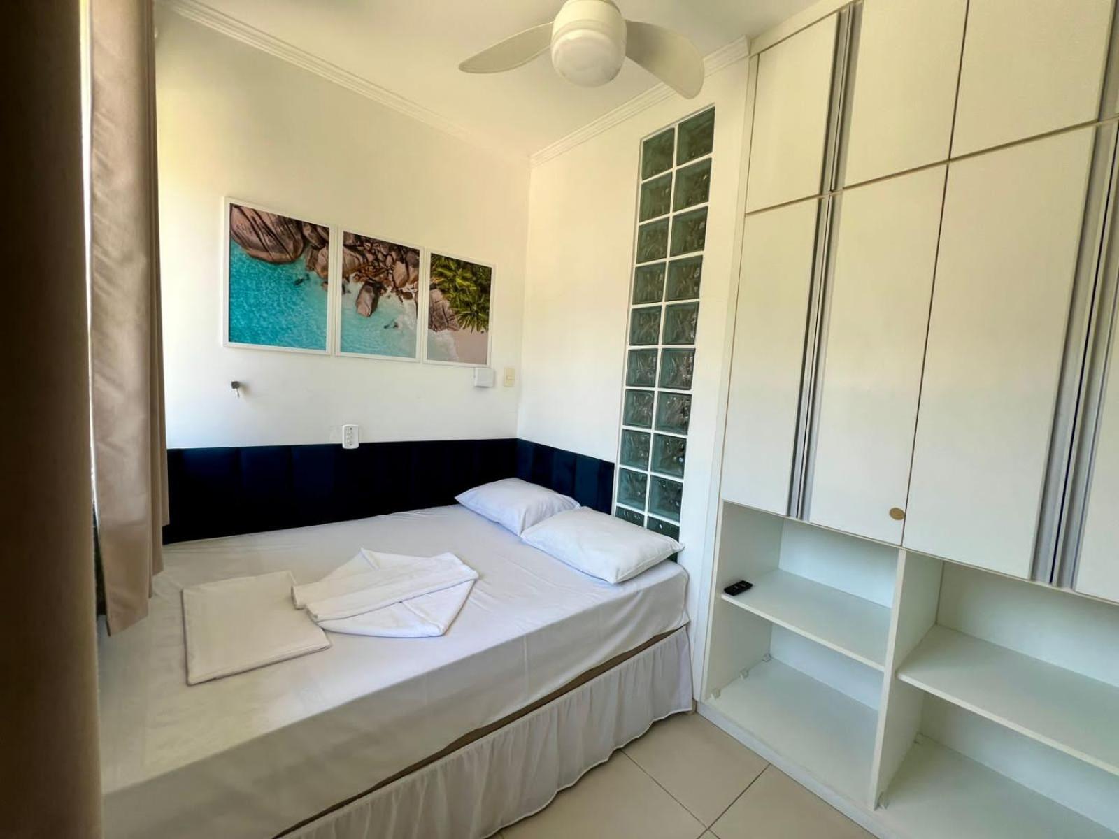 Excelente apartamento nr 317, 2dormitórios, Pé na Areia Praia das Toninhas com Piscina