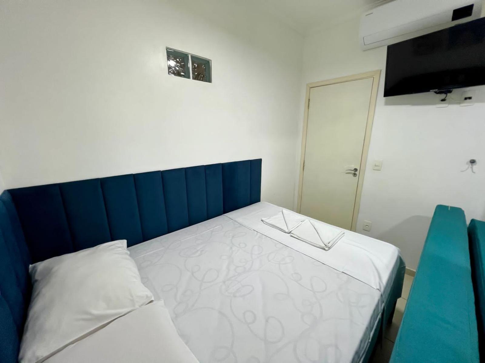 Excelente apartamento nr 317, 2dormitórios, Pé na Areia Praia das Toninhas com Piscina