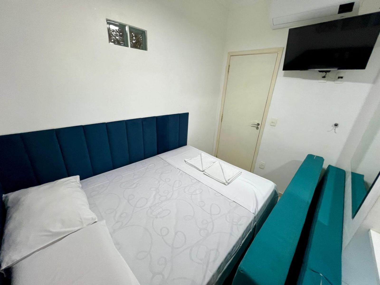 Excelente apartamento nr 317, 2dormitórios, Pé na Areia Praia das Toninhas com Piscina