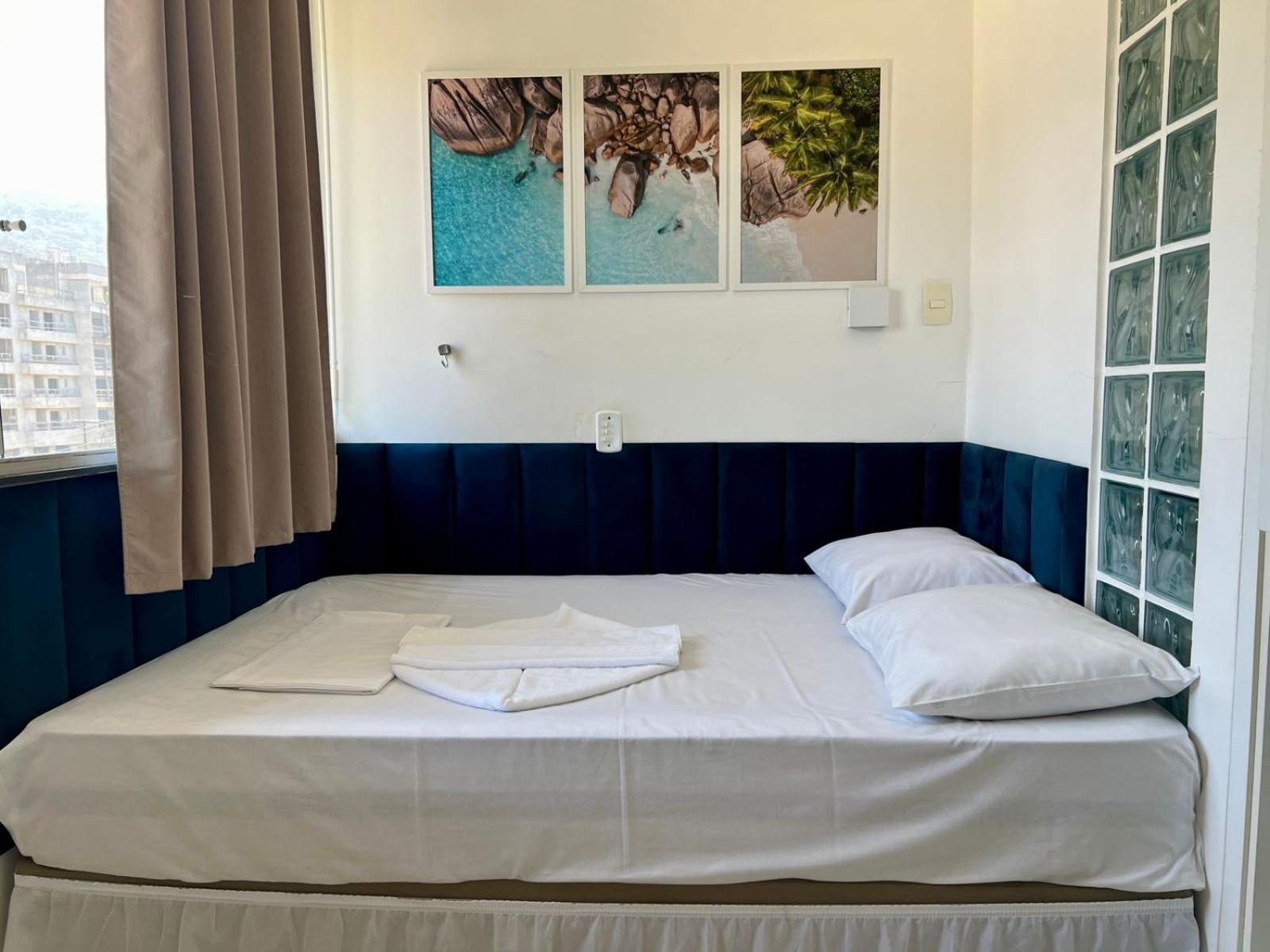 Excelente apartamento nr 317, 2dormitórios, Pé na Areia Praia das Toninhas com Piscina