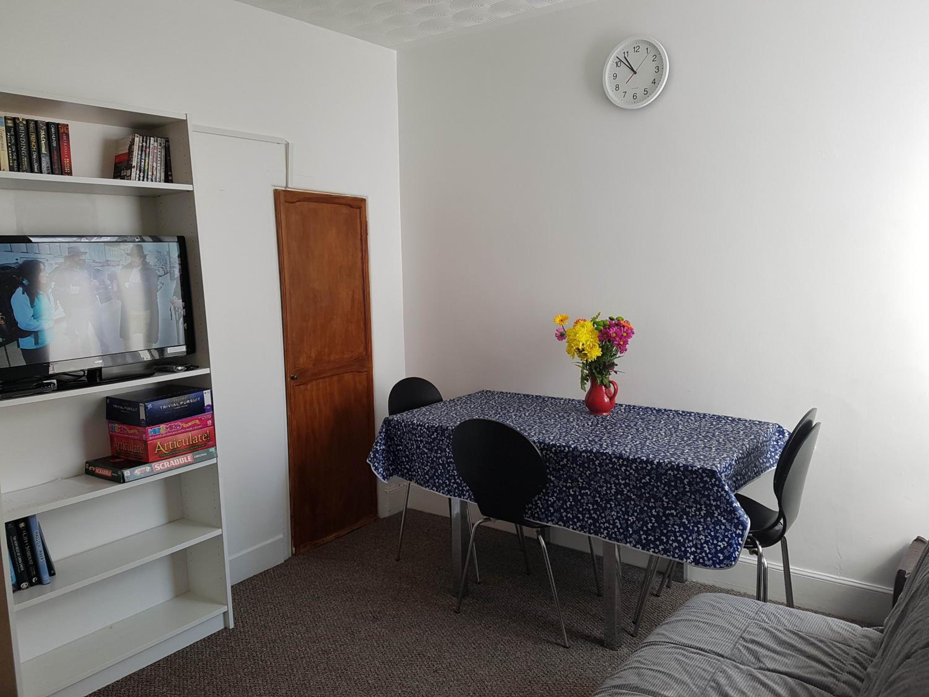 Portsmouth House near Centre 3 Bedrooms