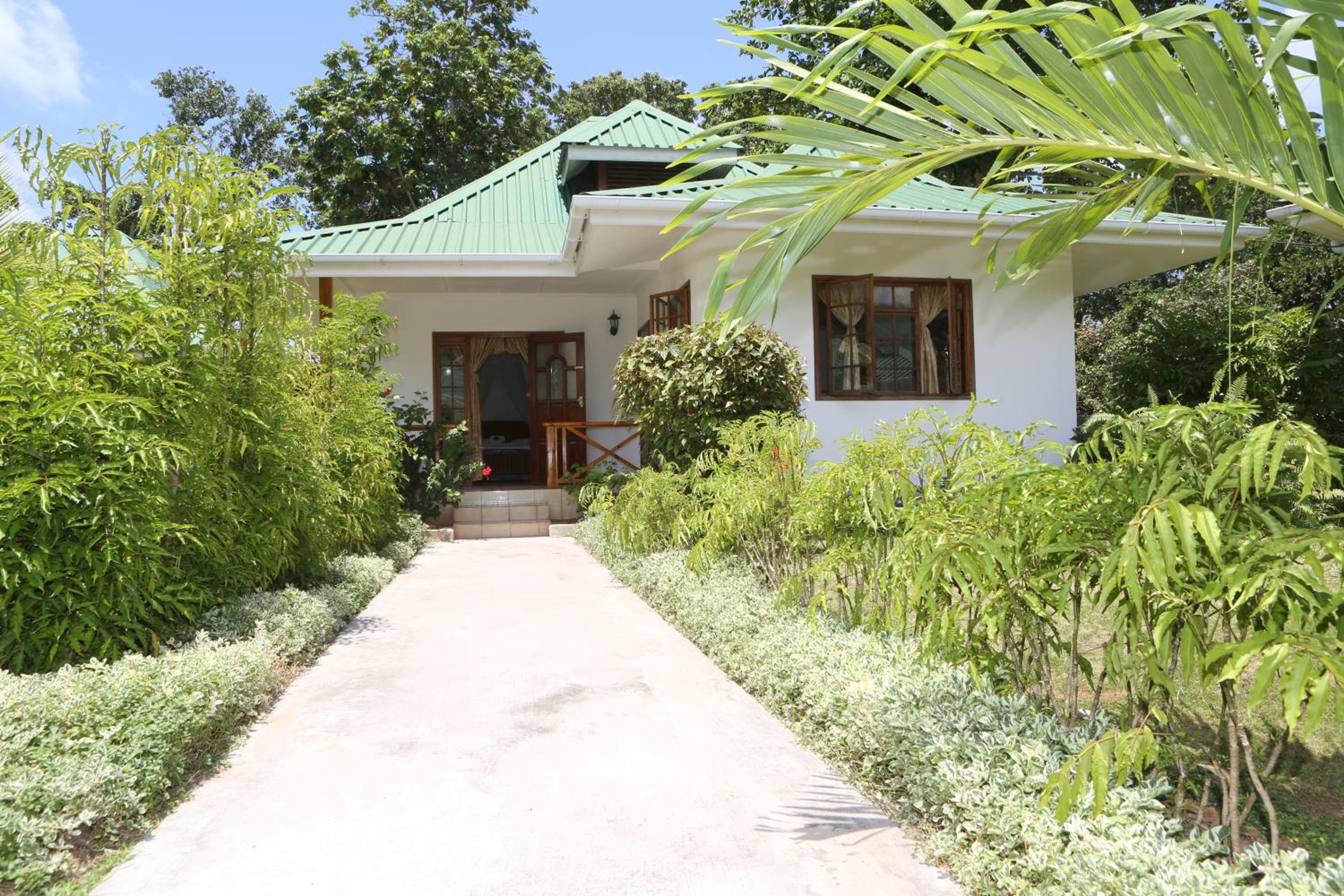 Le Surmer Self Catering Chalets