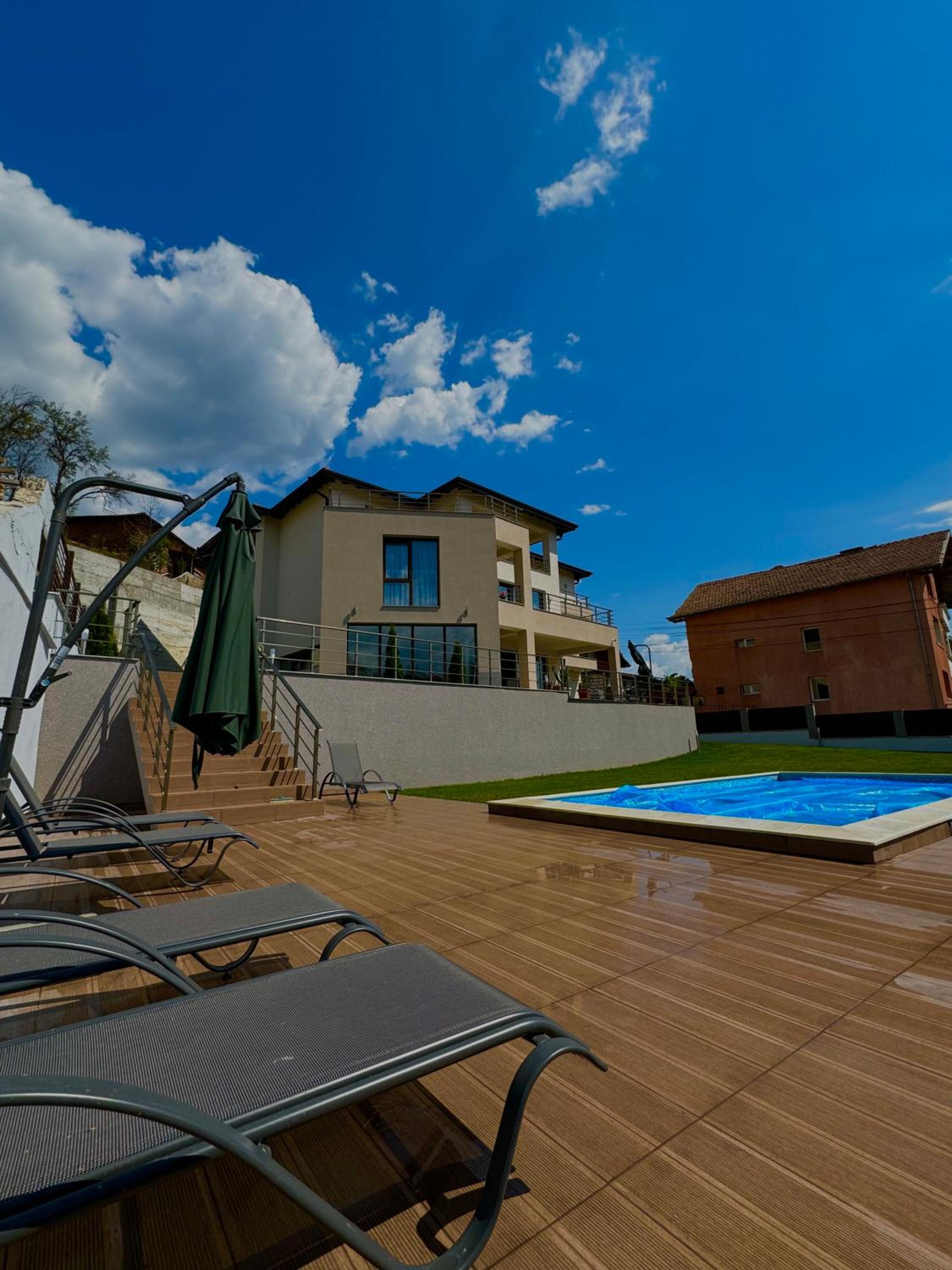 The Hillside Villa