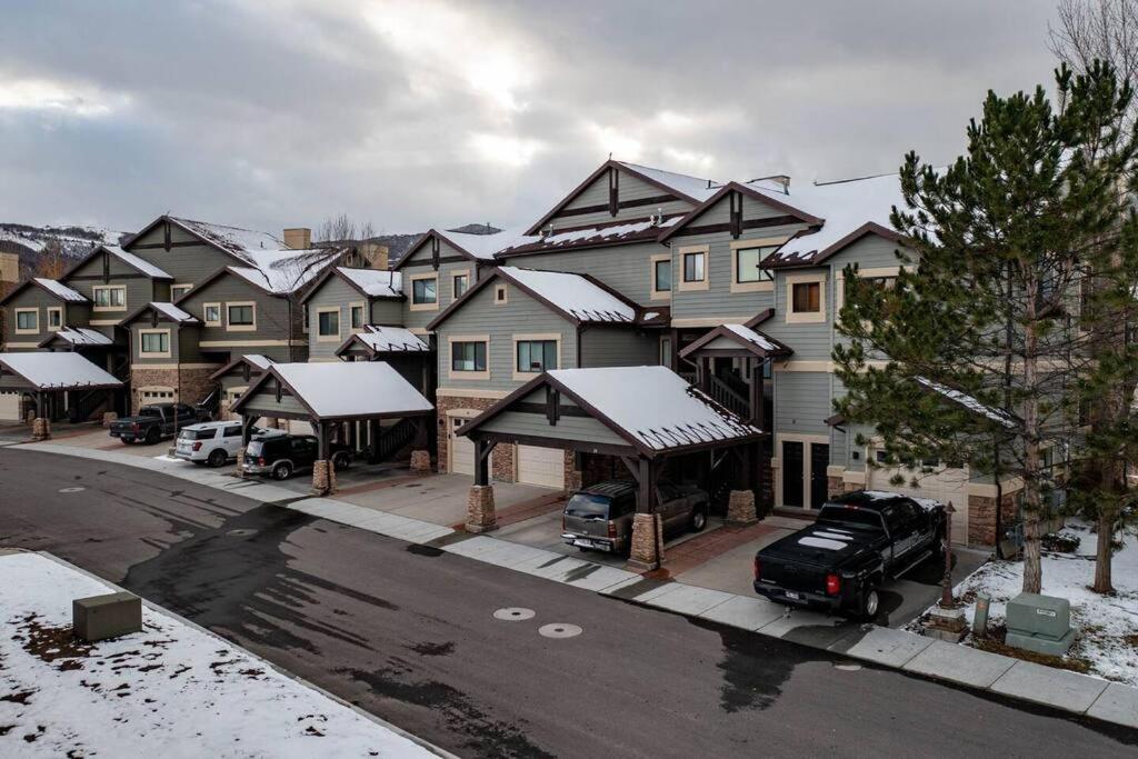 Lake Effect 2 BR with Hot Tub view 5