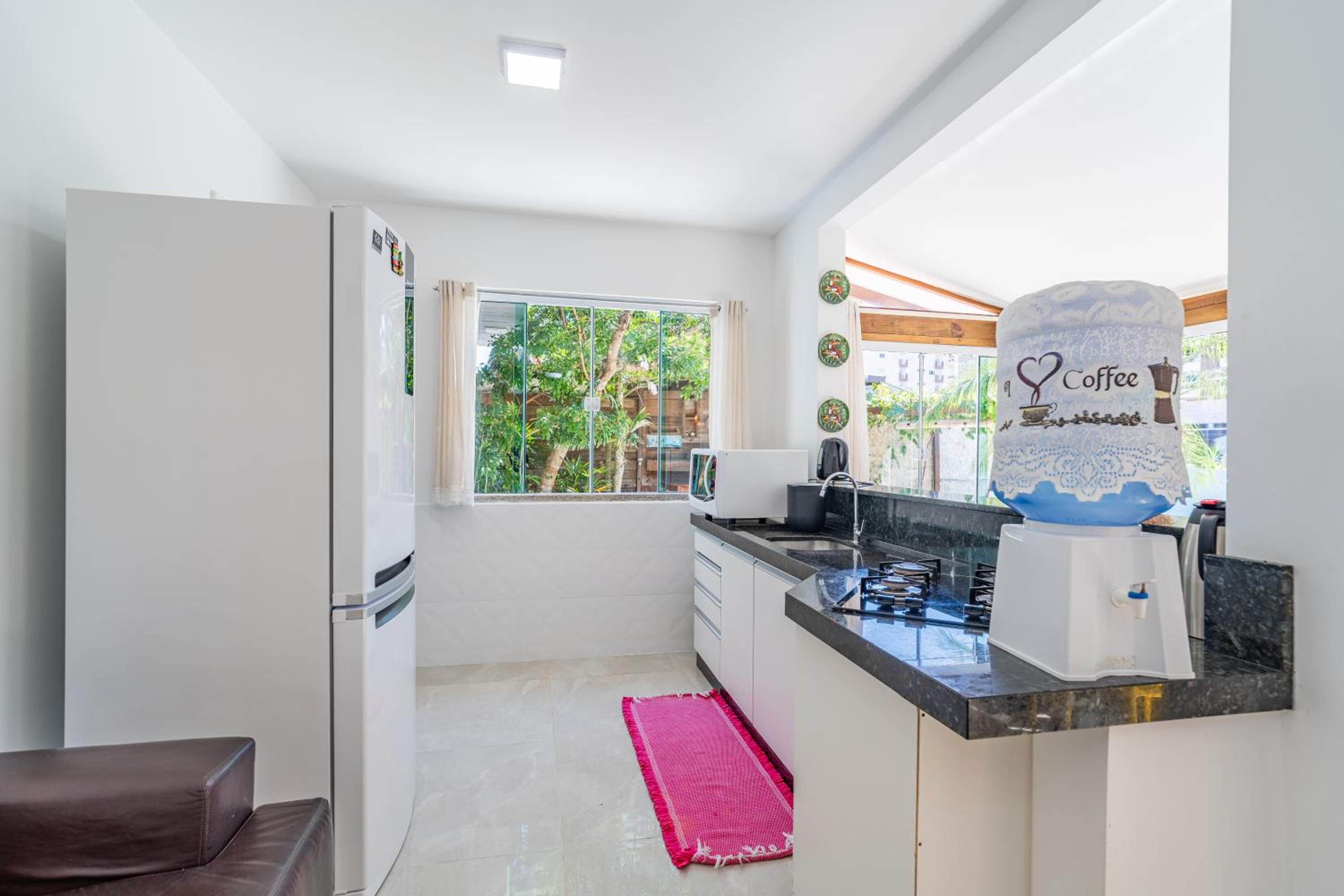 Residencial com Piscina e Jacuzzi com vista para a Natureza