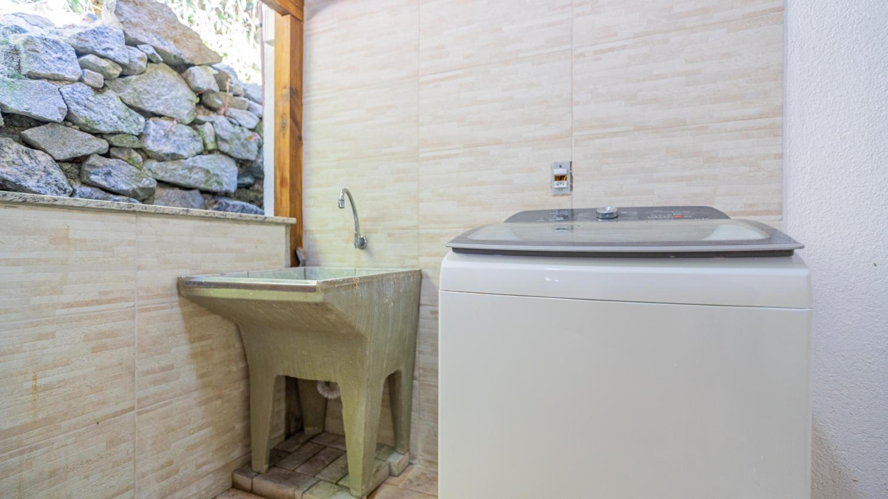 Residencial com Piscina e Jacuzzi com vista para a Natureza