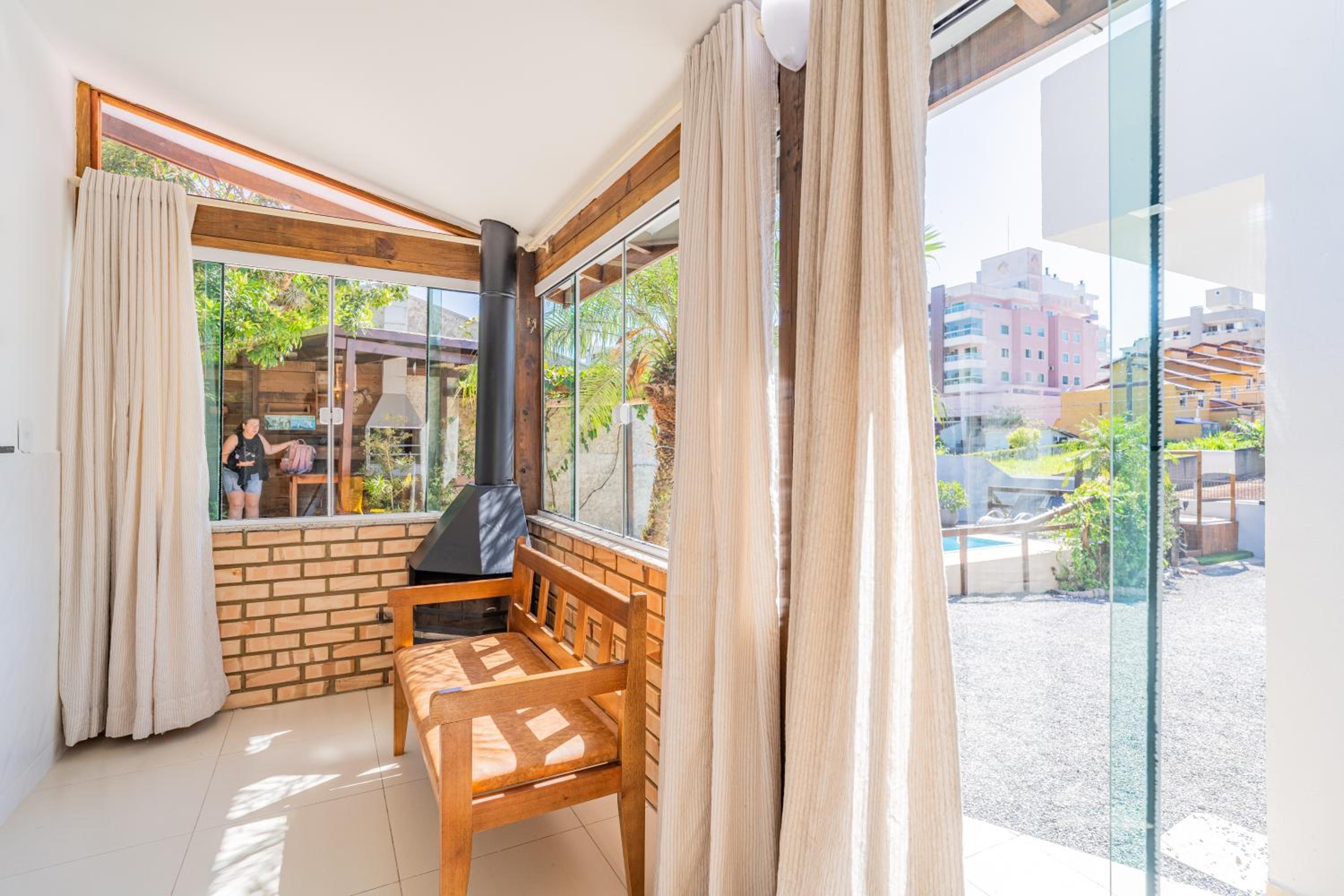 Residencial com Piscina e Jacuzzi com vista para a Natureza