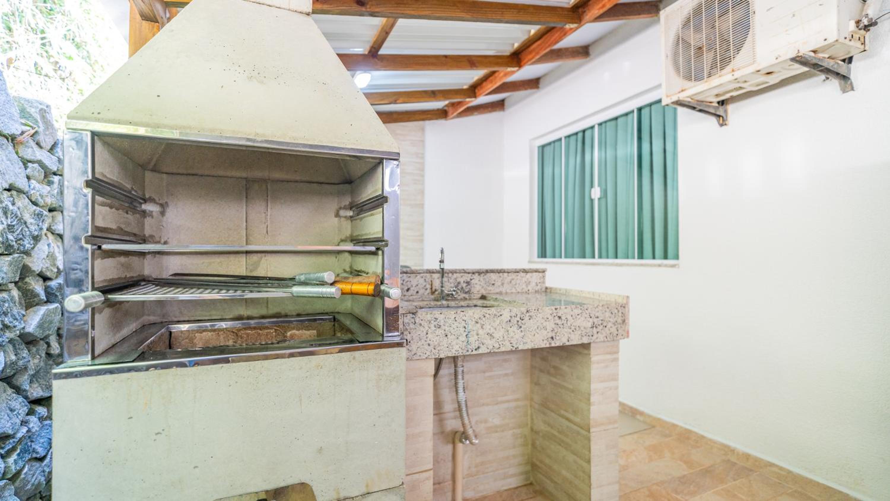 Residencial com Piscina e Jacuzzi com vista para a Natureza