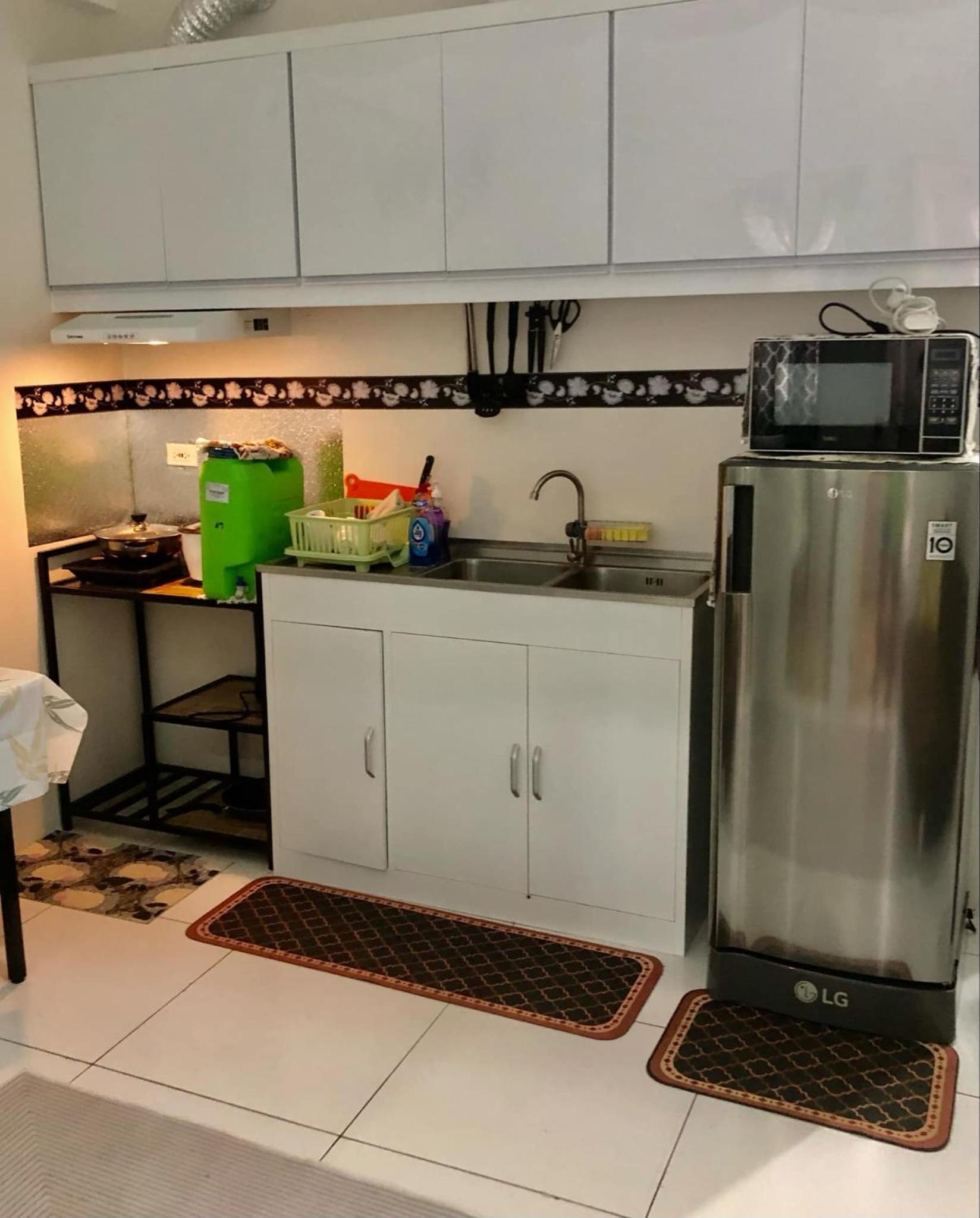 Riverside 2 Bedroom 6Beds Near SM Naga, Landers, S&R and Robinson Naga view 2