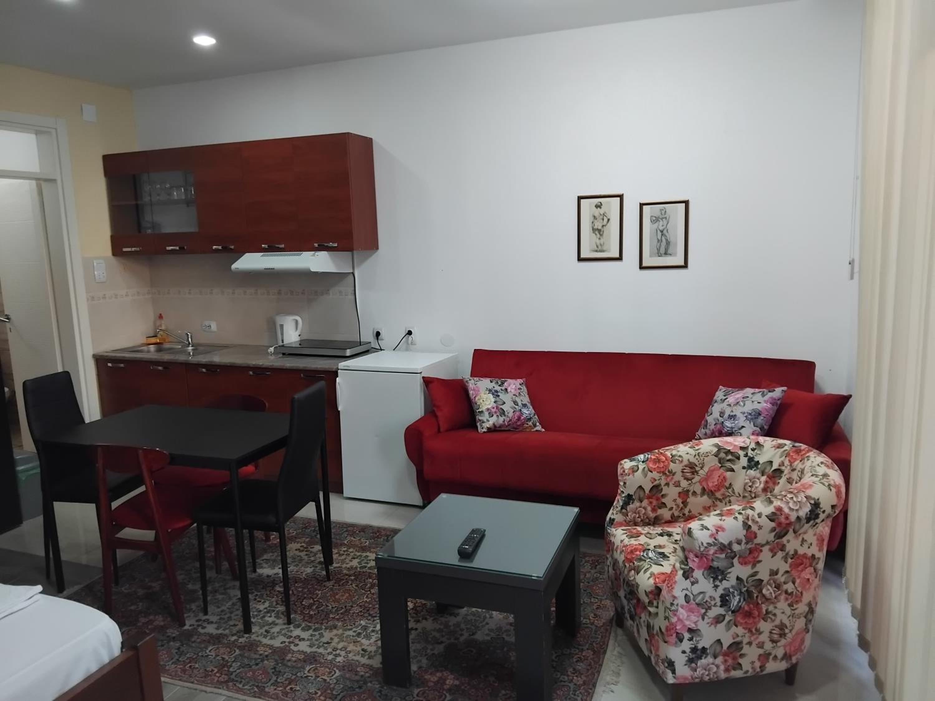 APARTMANSKI SMEŠTAJ SOLARIS kod Aqua Parka Lux Apartman LAZAR