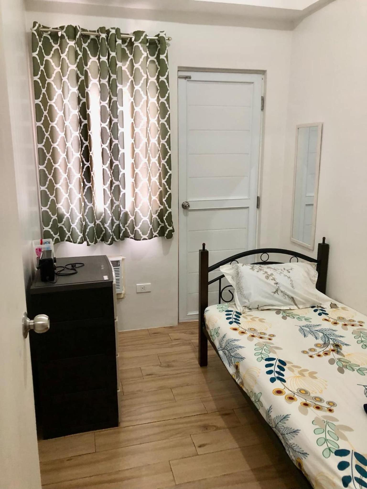 Riverside 2 Bedroom 6Beds Near SM Naga, Landers, S&R and Robinson Naga view 4
