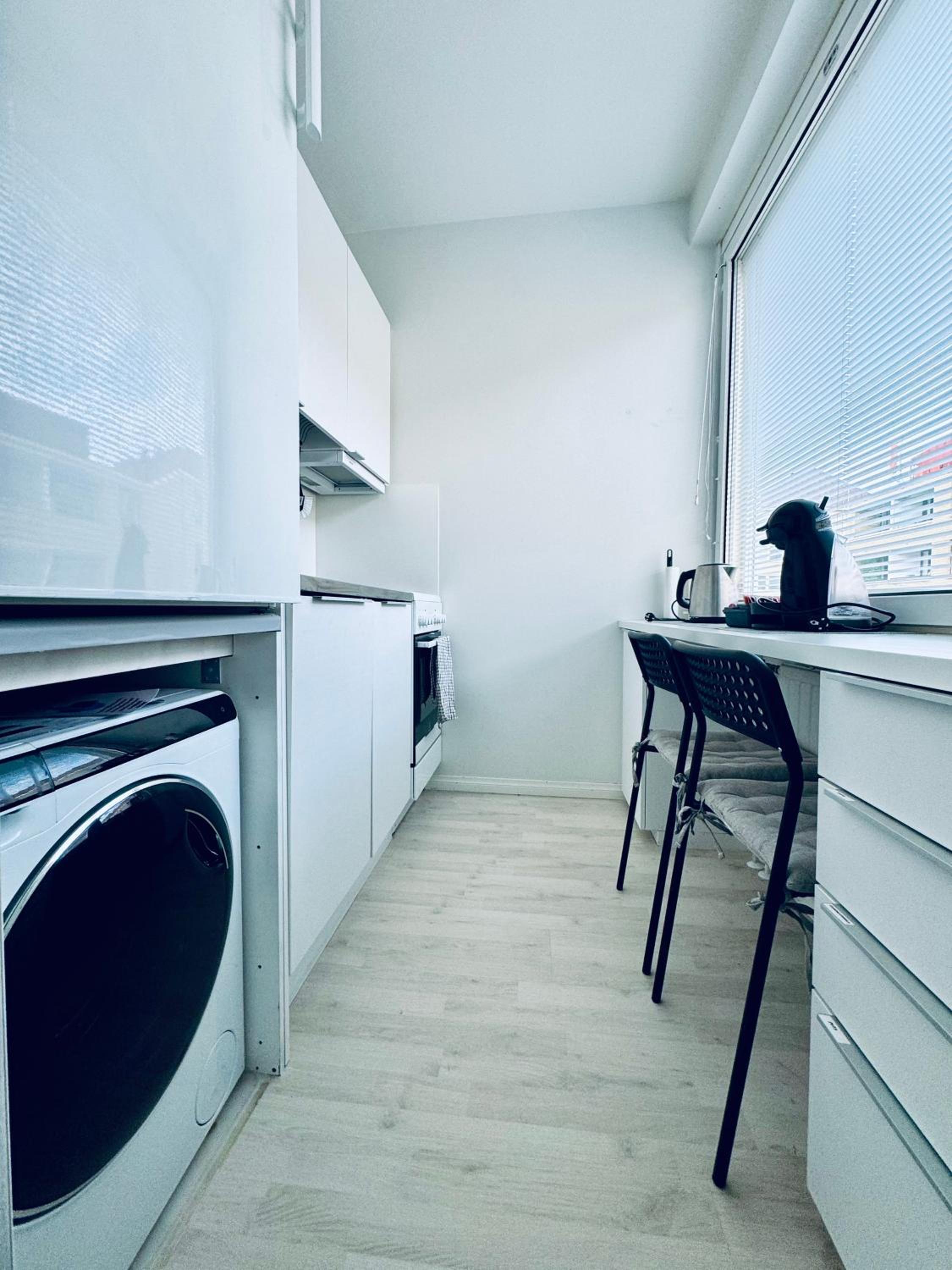 CityReady, Fully Equipped Apartment - Prime Location & Transport Connections