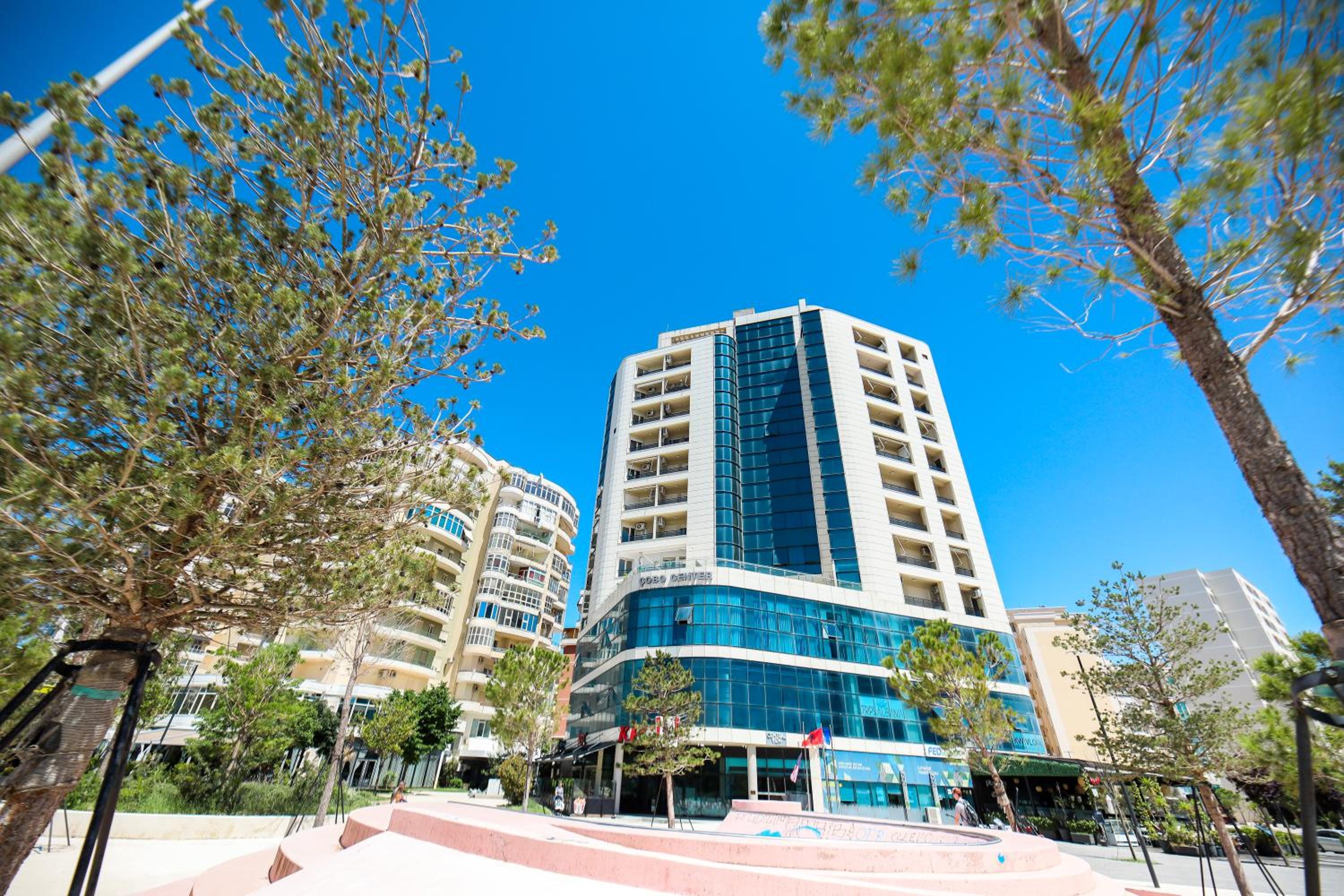 Bay View Balcony- Luxury Apartments With Free Parking
