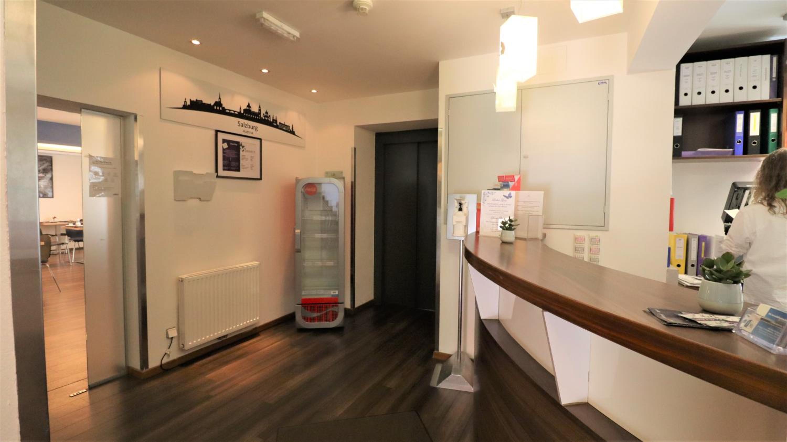 Hotel Flair - Image 1